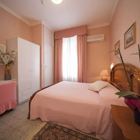 Hotel Aquila D'oro 3*