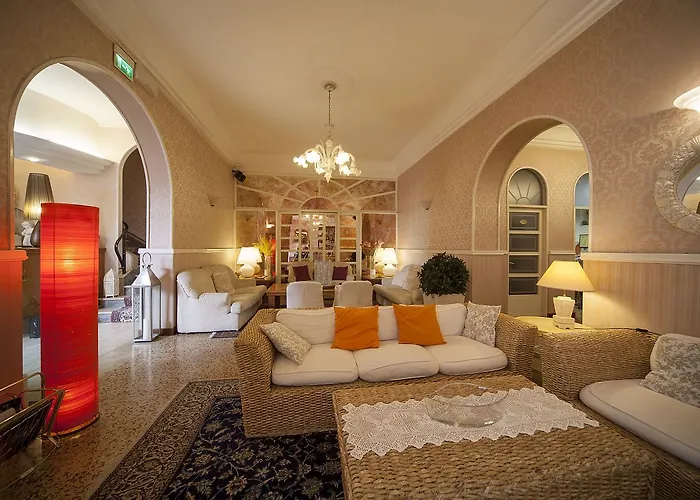 Aquila D'oro Hotel 3*